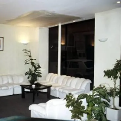 ***  Bristol Republique Hotel Paris France